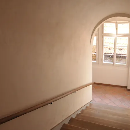 Apartment Thunovska Prag