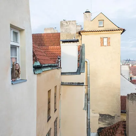Thunovska Appartement *