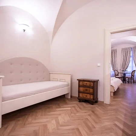 Thunovska Appartamento