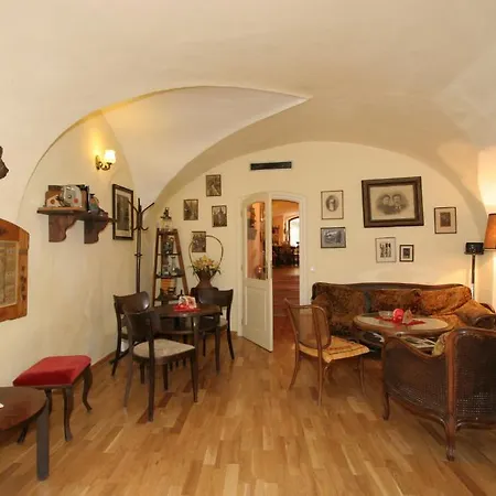 Thunovska Appartement Praag
