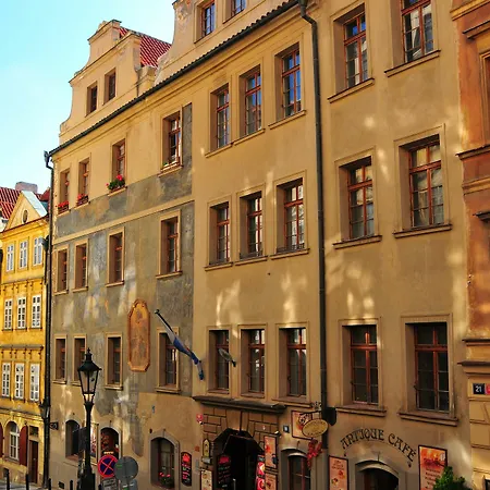Thunovska Appartement *