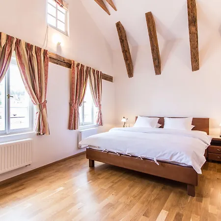 Thunovska Apartman *