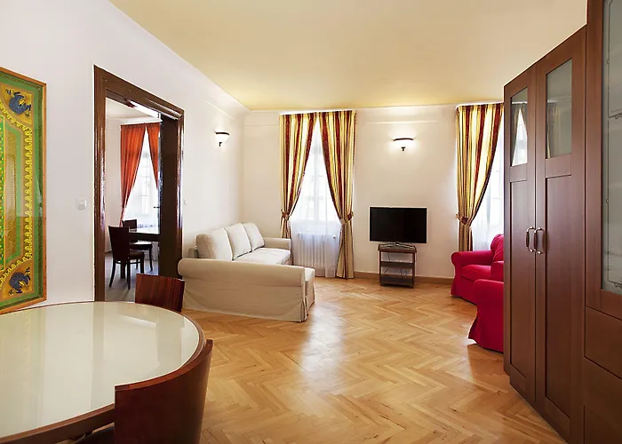 Apartment Residence Thunovska *