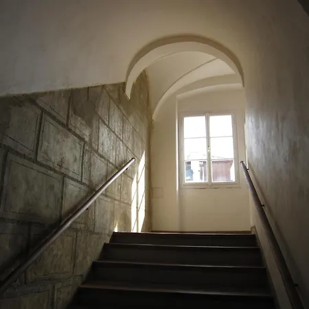 Residence Thunovska