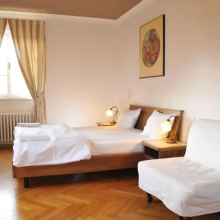 Apartamento Thunovska *