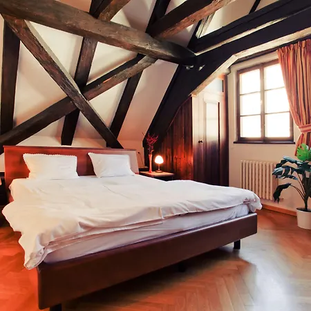 Apartamento Thunovska *