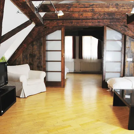 Apartamento Thunovska *